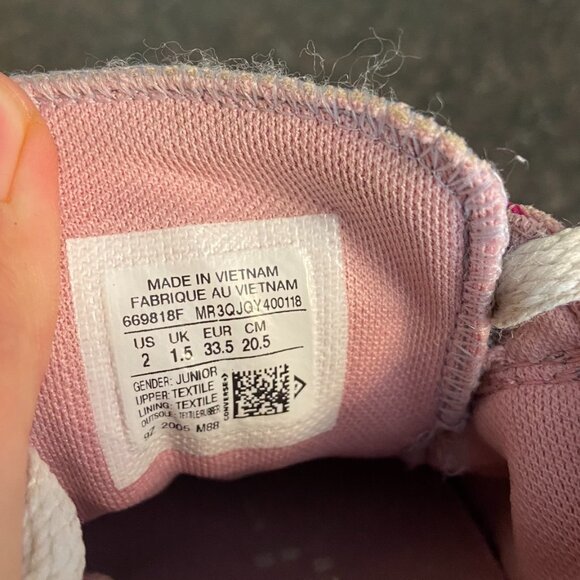 Chuck Taylor All Star Gray Rainbow Stripe- Size 2 - Picture 8 of 9